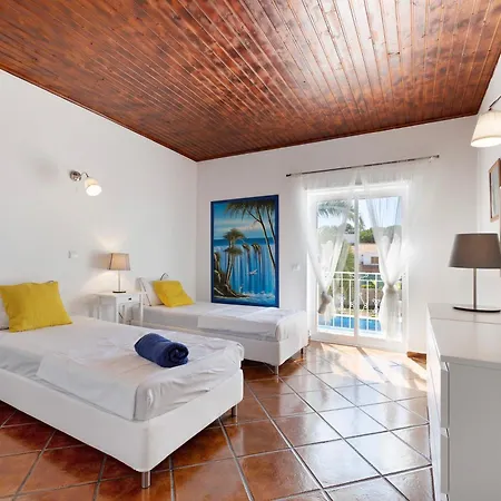 Oliveira Villa *